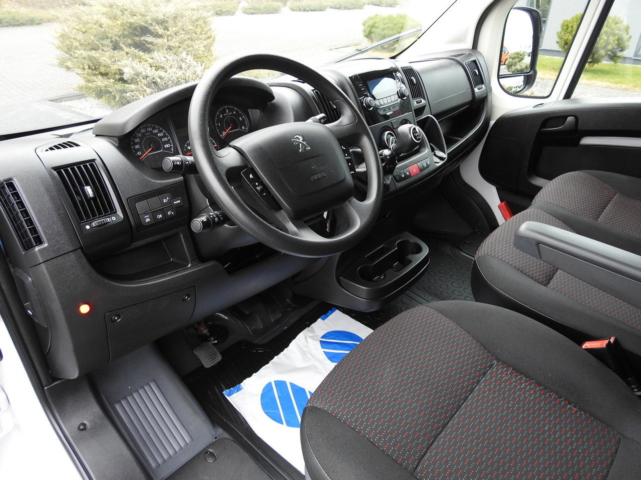 PEUGEOT BOXER BOX LIFT 8 PALLETS CRUISE CONTROL AIR CONDITIONING 140HP - Kapalı kasa kamyonet: fotoğraf 2 PEUGEOT BOXER BOX LIFT 8 PALLETS CRUISE CONTROL AIR CONDITIONING 140HP - Kapalı kasa kamyonet: fotoğraf 2