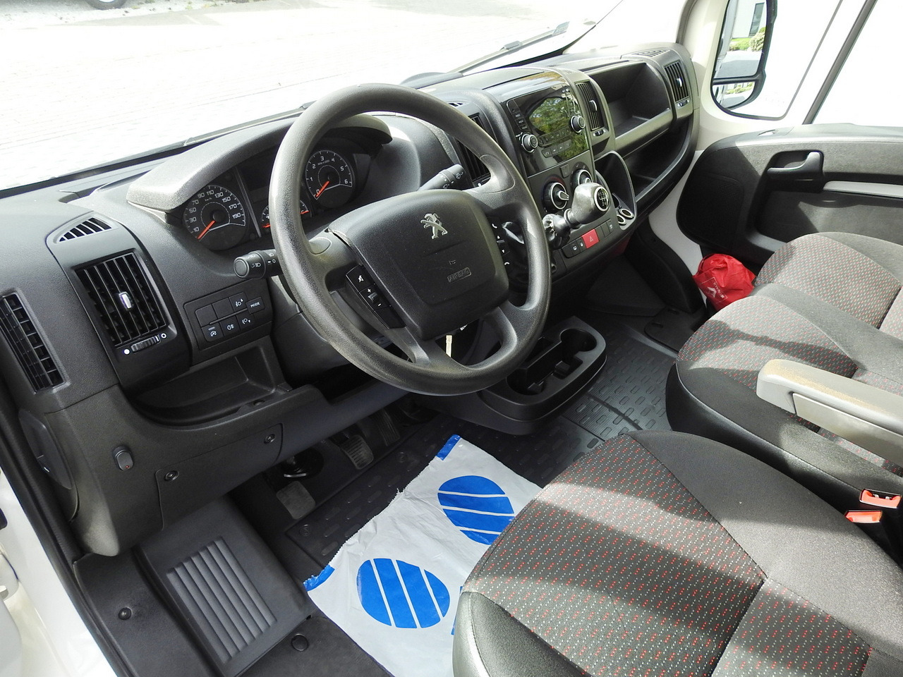 PEUGEOT BOXER STAKE BODY DOUBLE CABIN DOKA 7 SEATS AIR CONDITIONING 140HP - Çift kabin kamyonet: fotoğraf 2 PEUGEOT BOXER STAKE BODY DOUBLE CABIN DOKA 7 SEATS AIR CONDITIONING 140HP - Çift kabin kamyonet: fotoğraf 2