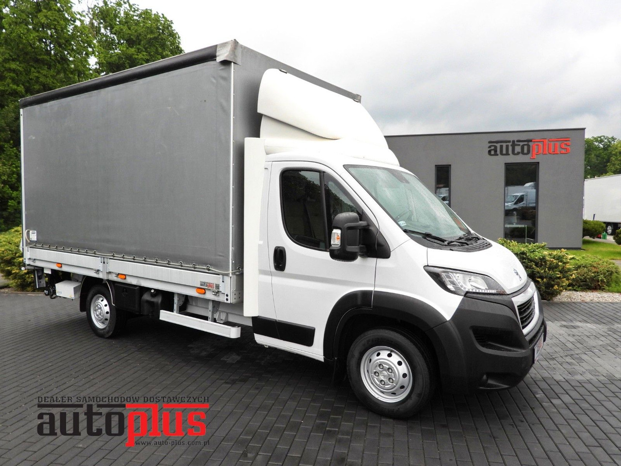 Peugeot BOXER PRITSCHE PLANE AUFZUG 8 PALETTEN TEMPOMAT - Tenteli kamyonet: fotoğraf 1 Peugeot BOXER PRITSCHE PLANE AUFZUG 8 PALETTEN TEMPOMAT - Tenteli kamyonet: fotoğraf 1