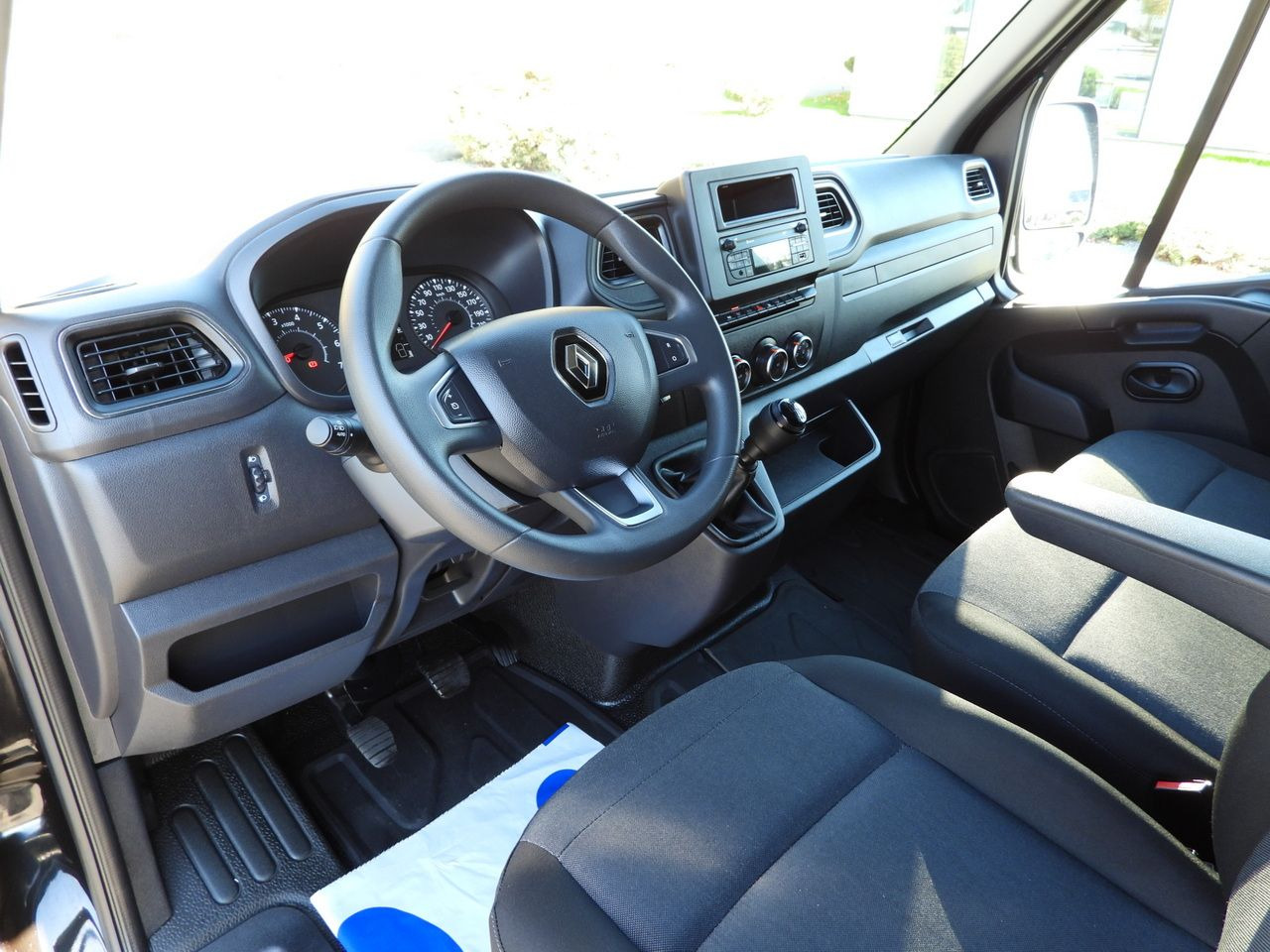 RENAULT MASTER BOX DELIVERY VAN 7 SEATS CRUISE CONTROL LED LIGHTS AIR CONDITIONING 165HP - Panelvan: fotoğraf 2 RENAULT MASTER BOX DELIVERY VAN 7 SEATS CRUISE CONTROL LED LIGHTS AIR CONDITIONING 165HP - Panelvan: fotoğraf 2