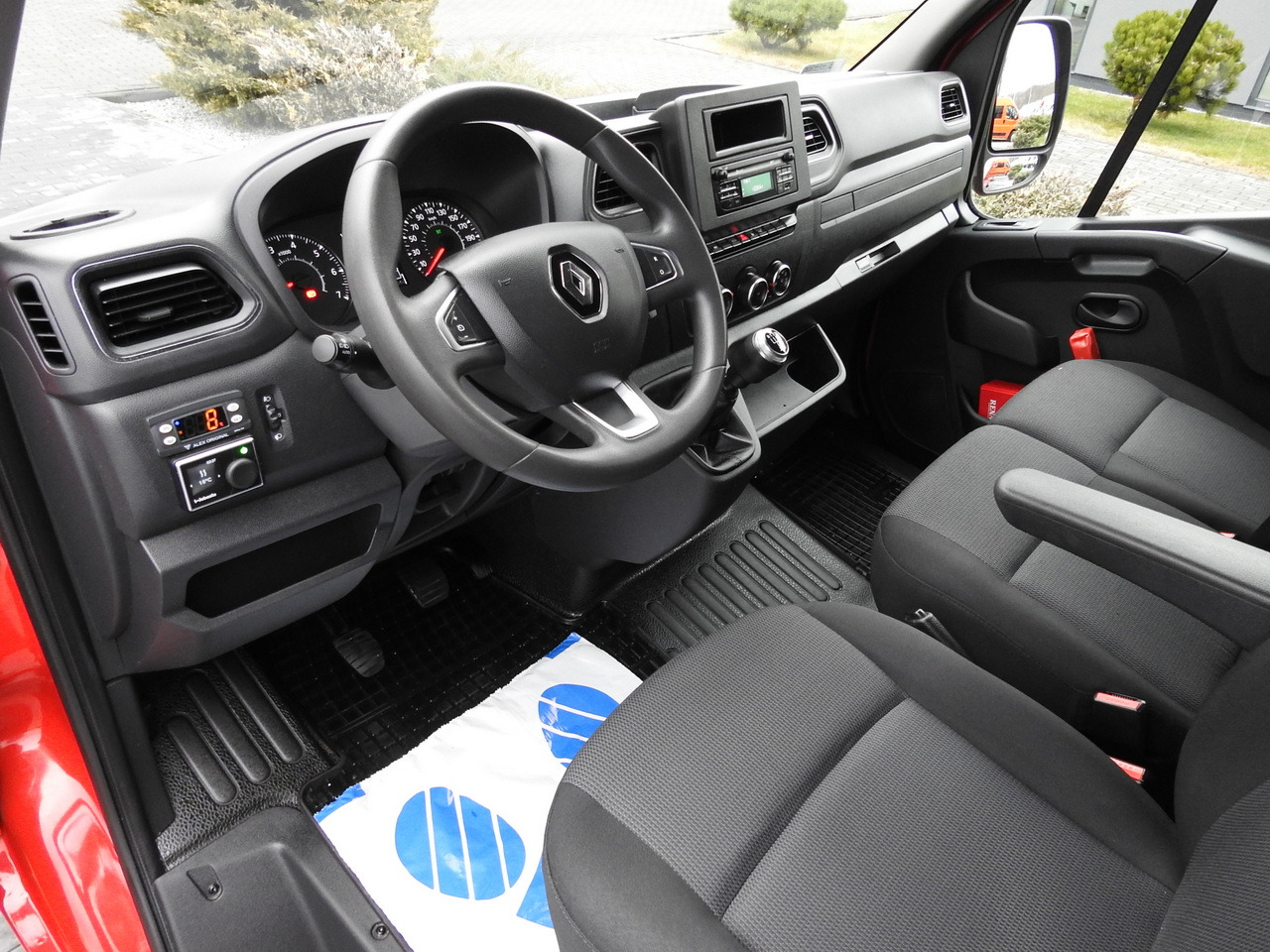 RENAULT MASTER REFRIGERATOR VAN 1*C CRUISE CONTROL AIR CONDITIONING LED LIGHTS 135HP - Frigorifik kamyonet: fotoğraf 2 RENAULT MASTER REFRIGERATOR VAN 1*C CRUISE CONTROL AIR CONDITIONING LED LIGHTS 135HP - Frigorifik kamyonet: fotoğraf 2