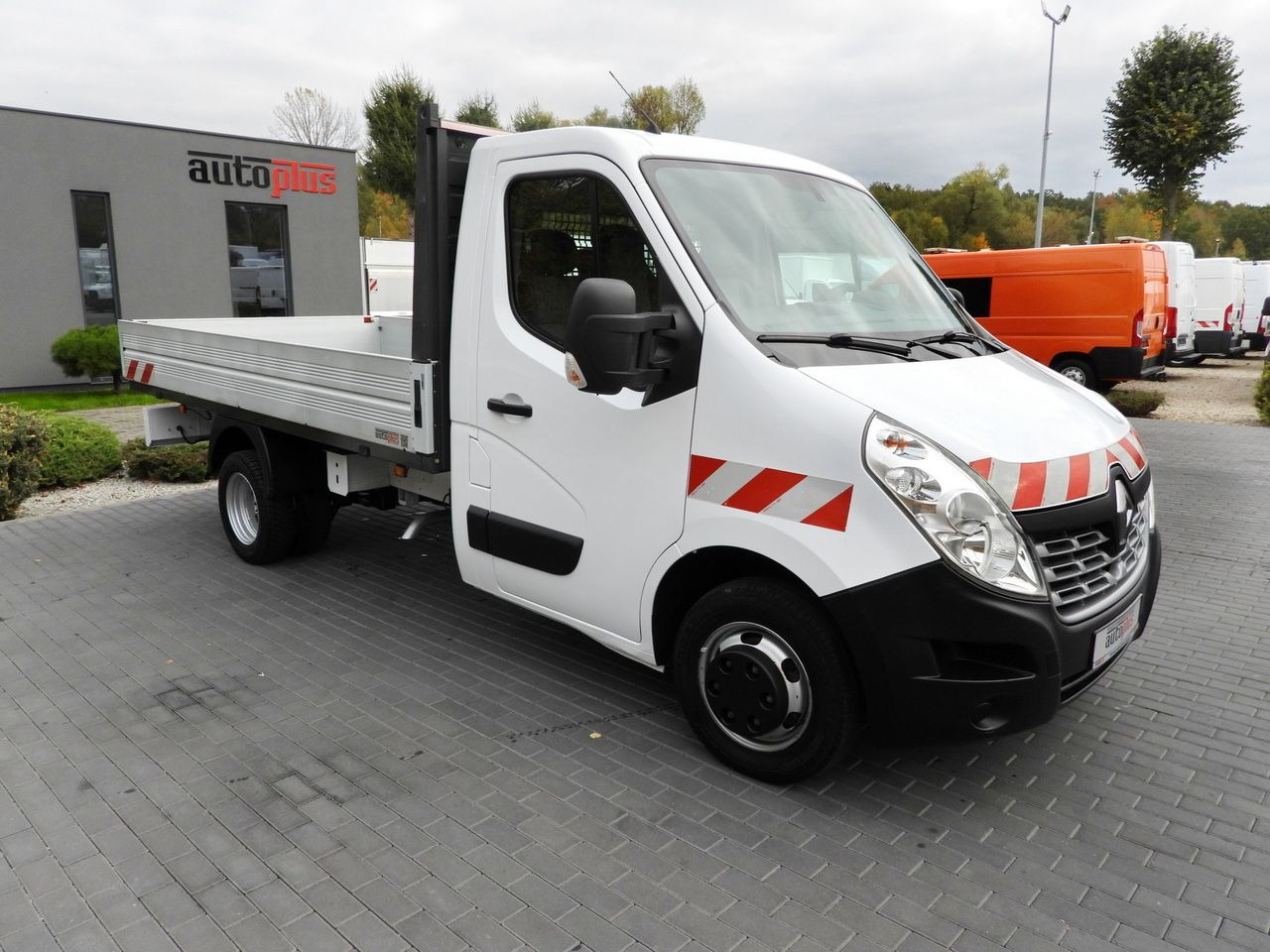 RENAULT MASTER STAKE BODY CRUISE CONTROL NAVIGATION TWIN WHEELS AIR CONDITIONING 130HP - Açık kasa kamyonet: fotoğraf 4 RENAULT MASTER STAKE BODY CRUISE CONTROL NAVIGATION TWIN WHEELS AIR CONDITIONING 130HP - Açık kasa kamyonet: fotoğraf 4