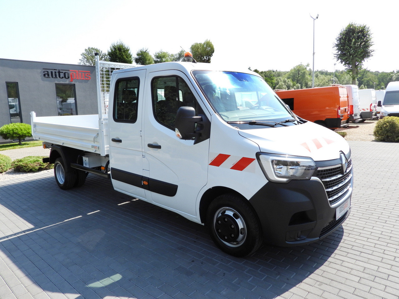 RENAULT MASTER TIPPER DOUBLE CABIN DOKA 6 SEATS CRUISE CONTROL LED LIGHTS TWIN WHEELS AIR CONDITIONING 130HP - Damperli kamyonet: fotoğraf 4 RENAULT MASTER TIPPER DOUBLE CABIN DOKA 6 SEATS CRUISE CONTROL LED LIGHTS TWIN WHEELS AIR CONDITIONING 130HP - Damperli kamyonet: fotoğraf 4