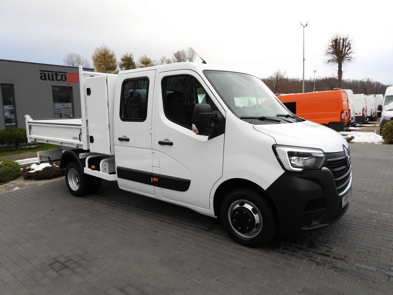 RENAULT MASTER TIPPER DOUBLE CABIN DOKA 6 SEATS CRUISE CONTROL LED LIGHTS TWIN WHEELS AIR CONDITIONING 145HP - Damperli kamyonet: fotoğraf 4 RENAULT MASTER TIPPER DOUBLE CABIN DOKA 6 SEATS CRUISE CONTROL LED LIGHTS TWIN WHEELS AIR CONDITIONING 145HP - Damperli kamyonet: fotoğraf 4