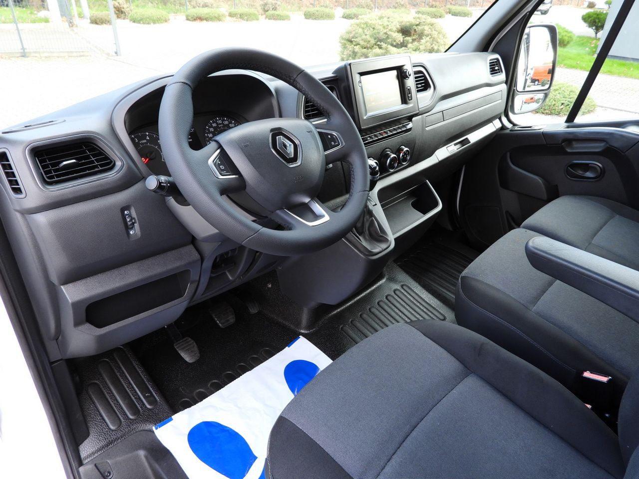 RENAULT MASTER TIPPER DOUBLE CABIN DOKA 7 SEATS CRUISE CONTROL NAVIGATION LED LIGHTS AIR CONDITIONING 145HP - Damperli kamyonet: fotoğraf 2 RENAULT MASTER TIPPER DOUBLE CABIN DOKA 7 SEATS CRUISE CONTROL NAVIGATION LED LIGHTS AIR CONDITIONING 145HP - Damperli kamyonet: fotoğraf 2