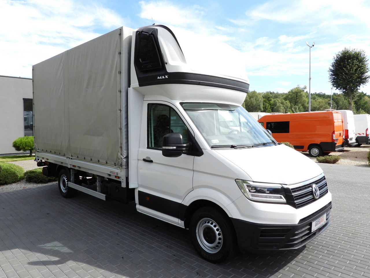 VOLKSWAGEN CRAFTER TARPAULIN LIFT 8 PALLETS WEBASTO CRUISE CONTROL LED LIGHTS AIR CONDITIONING 180HP - Tenteli kamyonet: fotoğraf 4 VOLKSWAGEN CRAFTER TARPAULIN LIFT 8 PALLETS WEBASTO CRUISE CONTROL LED LIGHTS AIR CONDITIONING 180HP - Tenteli kamyonet: fotoğraf 4