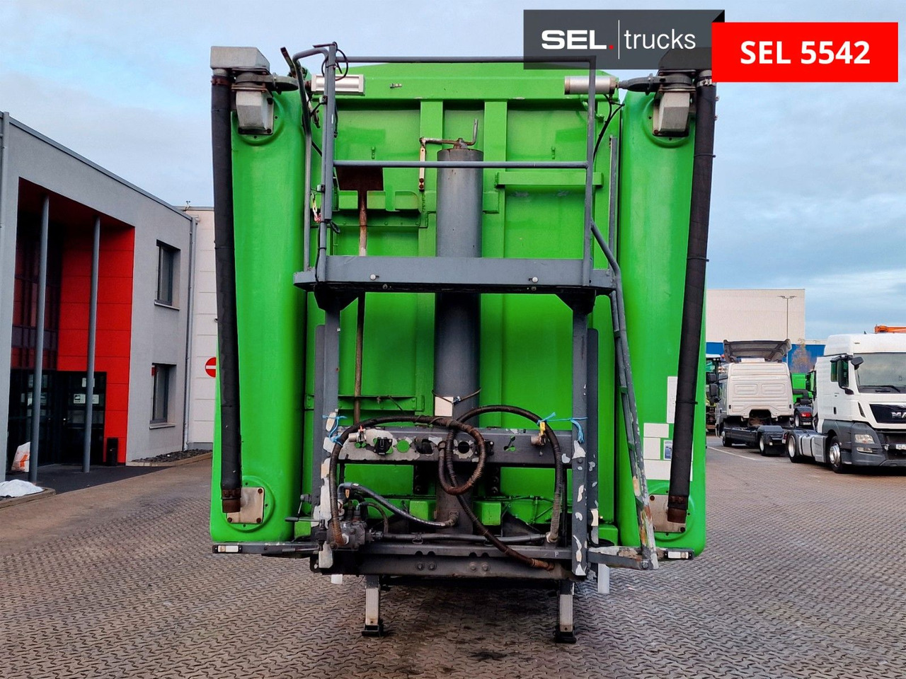 Kempf Duales Transportsyst.: Schüttgüter+Flüssikeiten Kempf Duales Transportsyst.: Schüttgüter+Flüssikeiten - Damperli dorse: fotoğraf 2 Kempf Duales Transportsyst.: Schüttgüter+Flüssikeiten Kempf Duales Transportsyst.: Schüttgüter+Flüssikeiten - Damperli dorse: fotoğraf 2