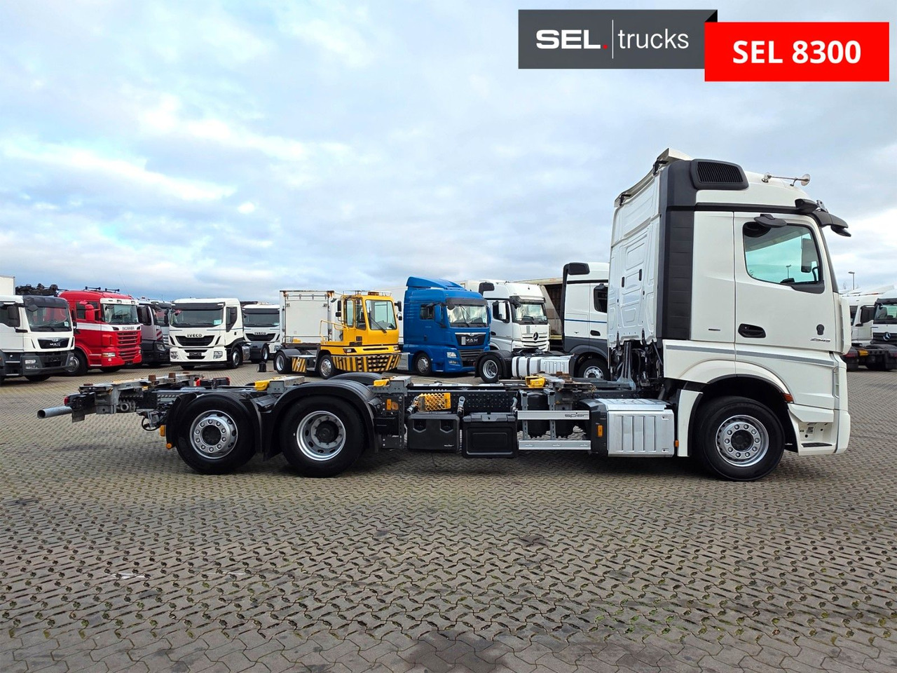 Mercedes-Benz Actros 2545 /Retarder/2 Tanks/Xenon/Liftachse/6D - Konteynır taşıyıcı/ Yedek karoser kamyon: fotoğraf 4 Mercedes-Benz Actros 2545 /Retarder/2 Tanks/Xenon/Liftachse/6D - Konteynır taşıyıcı/ Yedek karoser kamyon: fotoğraf 4