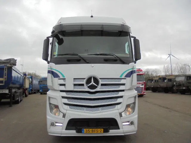 Mercedes-Benz Actros 1842 LS EUR6 - Çekici: fotoğraf 2 Mercedes-Benz Actros 1842 LS EUR6 - Çekici: fotoğraf 2