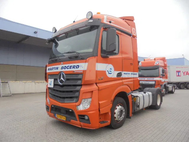 Mercedes-Benz Actros 1842 NL TRUCK APK 07-26 - Çekici: fotoğraf 1 Mercedes-Benz Actros 1842 NL TRUCK APK 07-26 - Çekici: fotoğraf 1