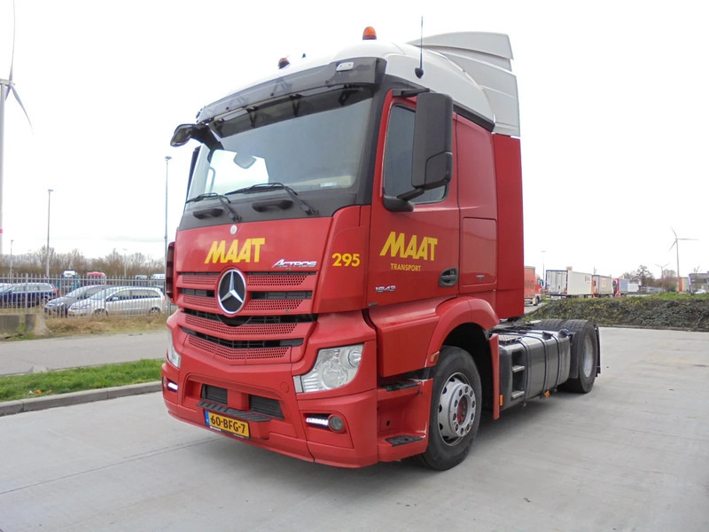Mercedes-Benz Actros 1943 - Çekici: fotoğraf 1 Mercedes-Benz Actros 1943 - Çekici: fotoğraf 1