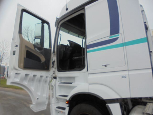 Mercedes-Benz Actros 1943 LS - Çekici: fotoğraf 4 Mercedes-Benz Actros 1943 LS - Çekici: fotoğraf 4