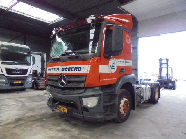 Mercedes-Benz Antos 1832 CABINE SCHADE - Çekici: fotoğraf 1 Mercedes-Benz Antos 1832 CABINE SCHADE - Çekici: fotoğraf 1