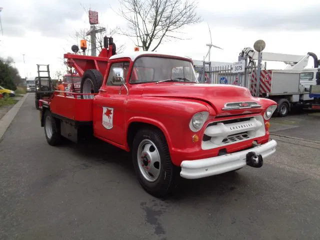 Chevrolet 4 TONNER - Çekici kamyonu: fotoğraf 2 Chevrolet 4 TONNER - Çekici kamyonu: fotoğraf 2