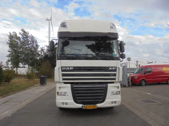DAF XF 105 410 NL truck - Konteynır taşıyıcı/ Yedek karoser kamyon: fotoğraf 2 DAF XF 105 410 NL truck - Konteynır taşıyıcı/ Yedek karoser kamyon: fotoğraf 2