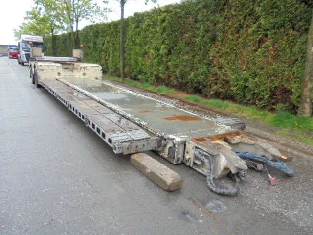 Faymonville F-S42-1ACA - Alçak çerçeveli platform dorse: fotoğraf 4 Faymonville F-S42-1ACA - Alçak çerçeveli platform dorse: fotoğraf 4