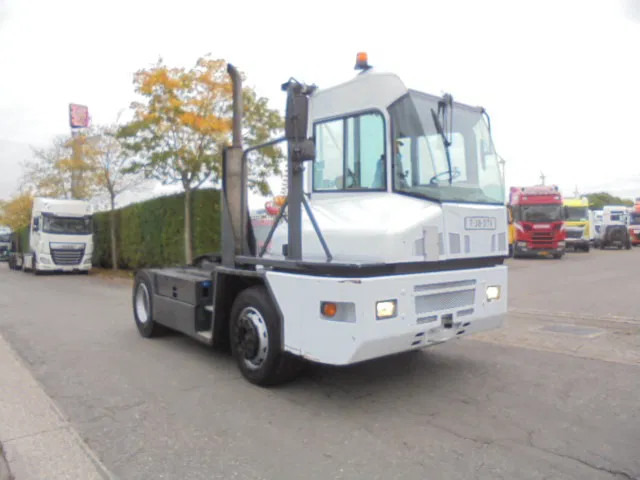 Kalmar TT616I TT616IC-9-L1A8 - Terminal çekiciler: fotoğraf 3 Kalmar TT616I TT616IC-9-L1A8 - Terminal çekiciler: fotoğraf 3