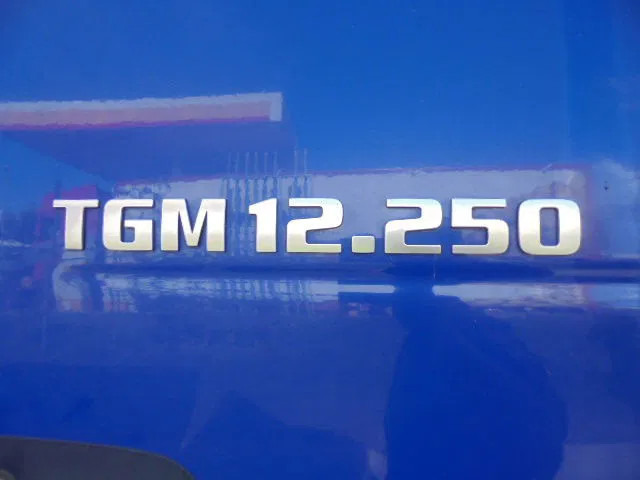 MAN TGM 12.250 - Kapalı kasa kamyon: fotoğraf 4 MAN TGM 12.250 - Kapalı kasa kamyon: fotoğraf 4