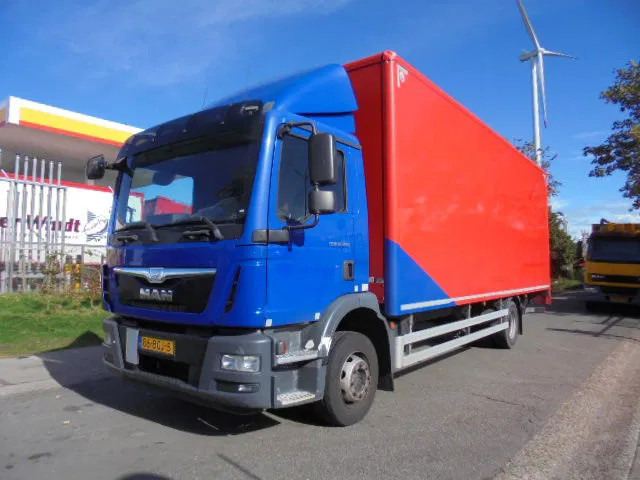MAN TGM 12.250 - Kapalı kasa kamyon: fotoğraf 1 MAN TGM 12.250 - Kapalı kasa kamyon: fotoğraf 1