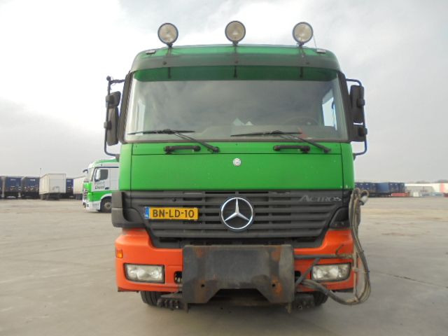Mercedes-Benz 1831 Bitumensprayer - Asfalt distribütörü: fotoğraf 2 Mercedes-Benz 1831 Bitumensprayer - Asfalt distribütörü: fotoğraf 2