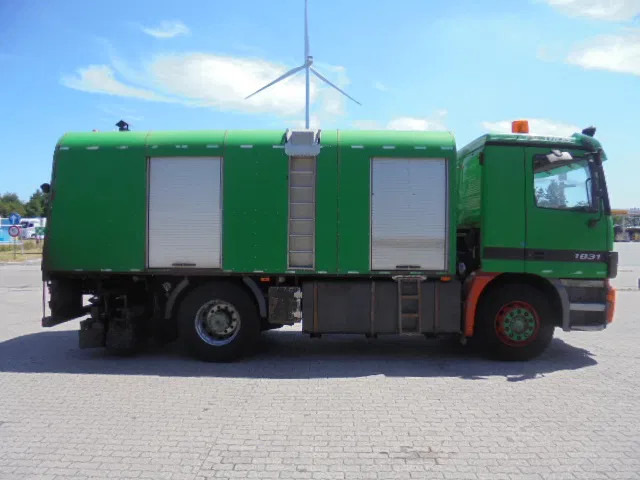 Mercedes-Benz Actros 1831 1831 Bitumensprayer - Tanker kamyon: fotoğraf 4 Mercedes-Benz Actros 1831 1831 Bitumensprayer - Tanker kamyon: fotoğraf 4