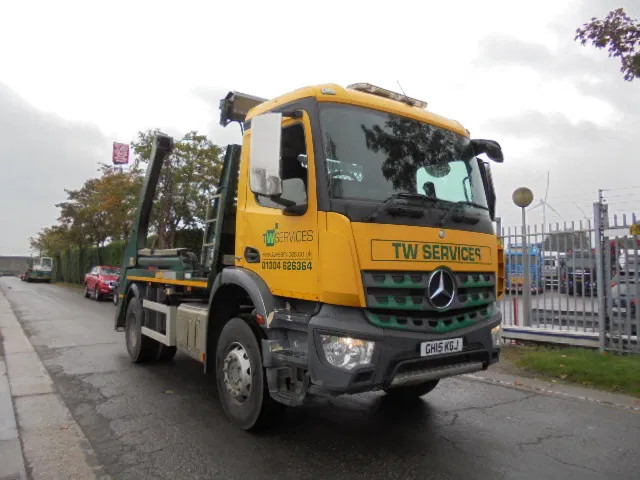 Mercedes-Benz Antos 1824 4X2 - Kablo sistemli kamyon: fotoğraf 3 Mercedes-Benz Antos 1824 4X2 - Kablo sistemli kamyon: fotoğraf 3