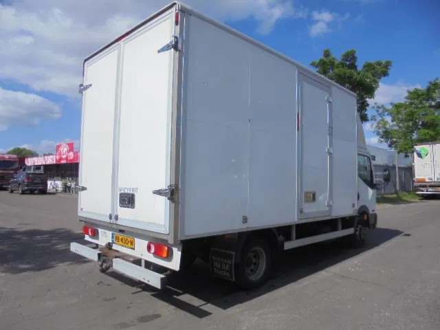Nissan Cabstar 35.14 - Kapalı kasa kamyonet: fotoğraf 4 Nissan Cabstar 35.14 - Kapalı kasa kamyonet: fotoğraf 4