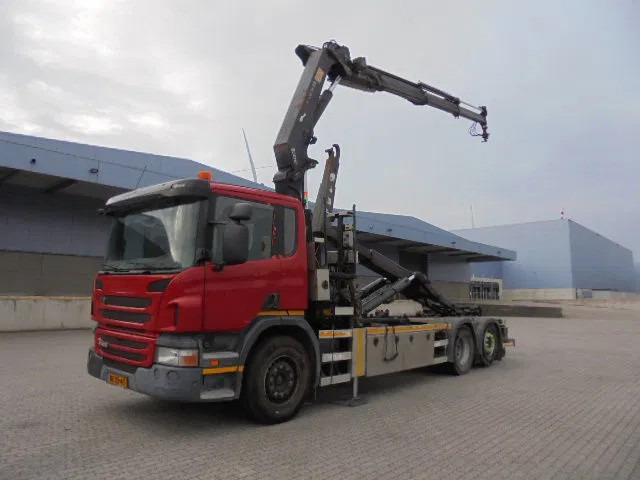 Scania P400 6X2 - Kancalı yükleyici kamyon, Vinçli kamyon: fotoğraf 1 Scania P400 6X2 - Kancalı yükleyici kamyon, Vinçli kamyon: fotoğraf 1