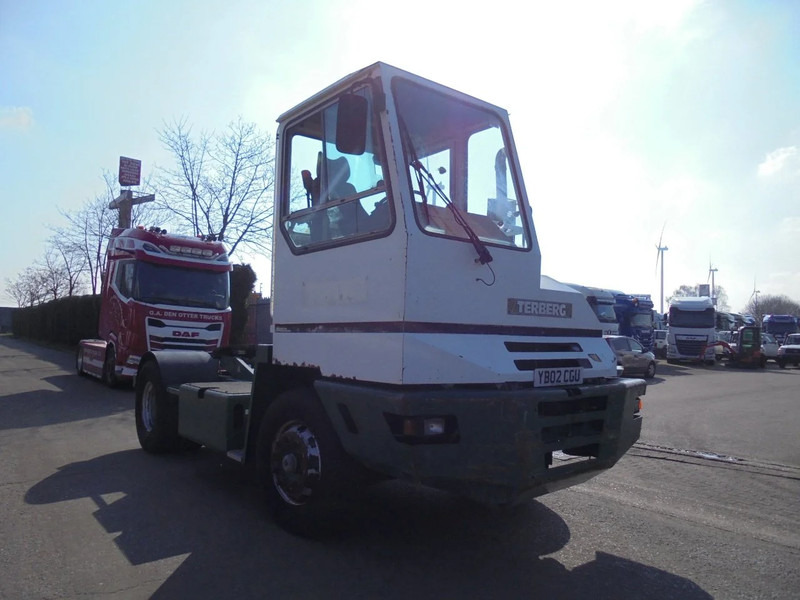 Terberg YT 180 - Terminal çekiciler: fotoğraf 3 Terberg YT 180 - Terminal çekiciler: fotoğraf 3