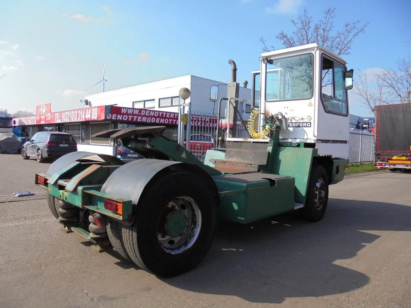 Terberg YT 180 - Terminal çekiciler: fotoğraf 5 Terberg YT 180 - Terminal çekiciler: fotoğraf 5
