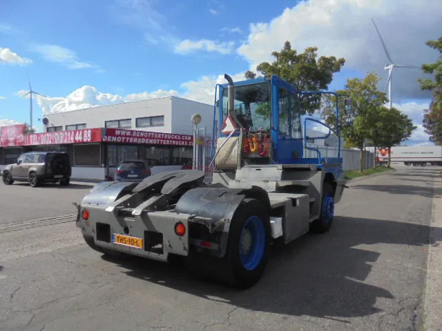 Terberg YT 182 NL KENTEKEN - Terminal çekiciler: fotoğraf 4 Terberg YT 182 NL KENTEKEN - Terminal çekiciler: fotoğraf 4