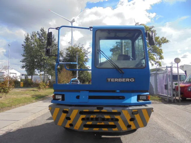 Terberg YT 182 NL KENTEKEN - Terminal çekiciler: fotoğraf 2 Terberg YT 182 NL KENTEKEN - Terminal çekiciler: fotoğraf 2