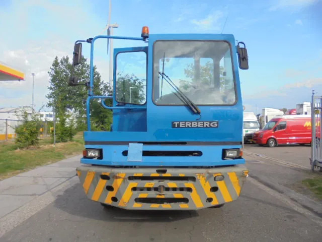 Terberg YT 182 + REGISTRATION - Terminal çekiciler: fotoğraf 2 Terberg YT 182 + REGISTRATION - Terminal çekiciler: fotoğraf 2