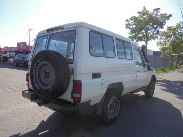 Toyota Land Cruiser HZJ78L 4X4 EXPORT OUTSIDE EU ONLY - Binek araba: fotoğraf 5 Toyota Land Cruiser HZJ78L 4X4 EXPORT OUTSIDE EU ONLY - Binek araba: fotoğraf 5
