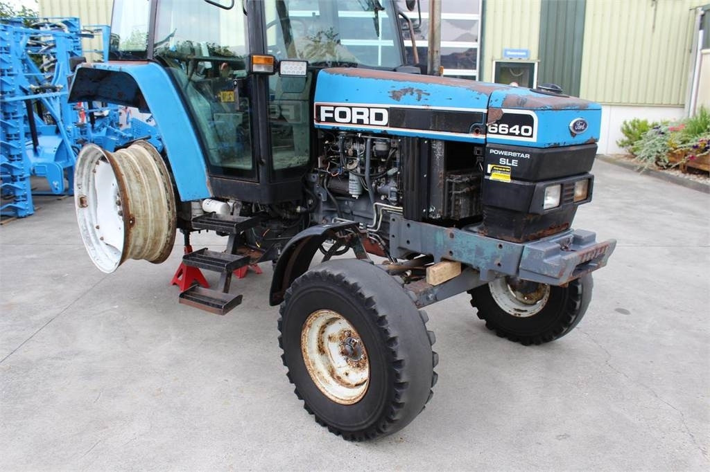 Ford 6640 2WD - Traktör: fotoğraf 2 Ford 6640 2WD - Traktör: fotoğraf 2