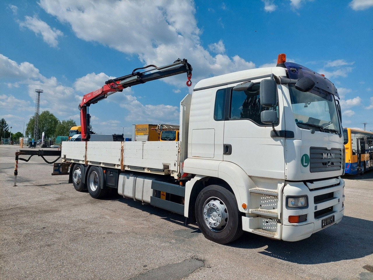 MAN GA 26.320 6X2-2 BL + Kran Fassi F110AC22 - Sal/ Açık kasa kamyon, Vinçli kamyon: fotoğraf 2 MAN GA 26.320 6X2-2 BL + Kran Fassi F110AC22 - Sal/ Açık kasa kamyon, Vinçli kamyon: fotoğraf 2