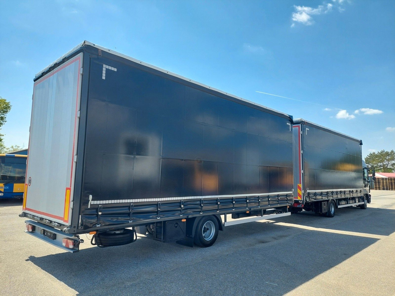 MAN TGL 12.250 BL 4x2 + Anhänger KONAR 38 Paletten - Tenteli kamyon: fotoğraf 4 MAN TGL 12.250 BL 4x2 + Anhänger KONAR 38 Paletten - Tenteli kamyon: fotoğraf 4