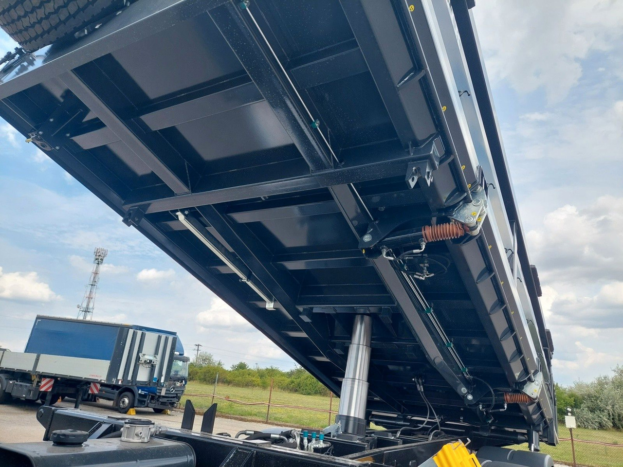 MAN TGS 41.520 8X6 BB CH - Damperli kamyon: fotoğraf 5 MAN TGS 41.520 8X6 BB CH - Damperli kamyon: fotoğraf 5