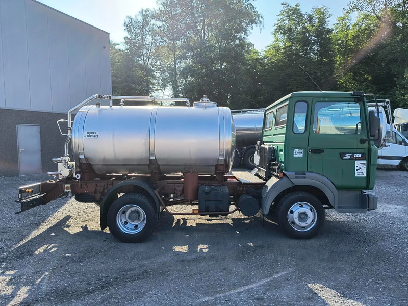 Renault Midliner S135 - ONLY 54 400KM - SMALL TANK 3680L INSULATED INOX - Tanker kamyon: fotoğraf 4 Renault Midliner S135 - ONLY 54 400KM - SMALL TANK 3680L INSULATED INOX - Tanker kamyon: fotoğraf 4