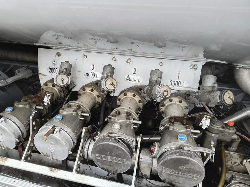 Renault Premium 320 13000L FUEL / CARBURANT - 4 COMPARTMENTS finansal kiralama Renault Premium 320 13000L FUEL / CARBURANT - 4 COMPARTMENTS: fotoğraf 11