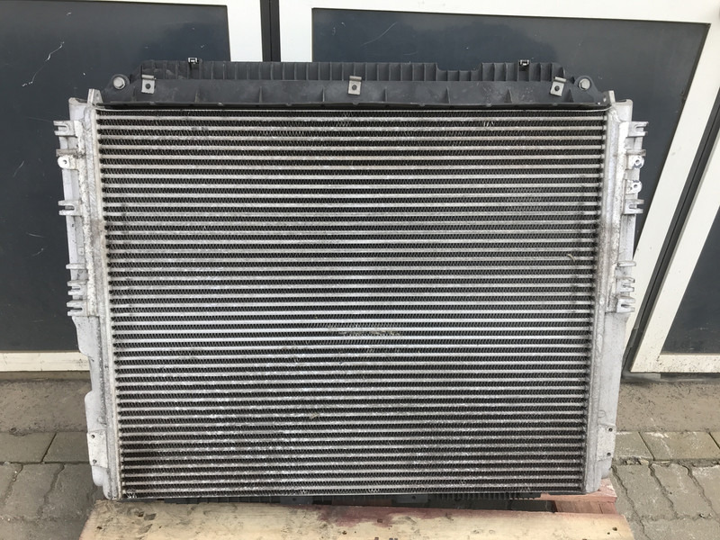 Mercedes-Benz Actros MP4 - Radyatör - Kamyon: fotoğraf 2 Mercedes-Benz Actros MP4 - Radyatör - Kamyon: fotoğraf 2