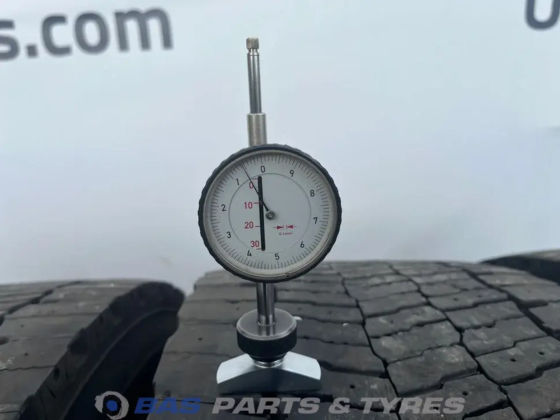 Michelin Michelin 315/80R22.5 X MULTI D 156/150 M+S 3PMSF gebruikte set - Lastik - Kamyon: fotoğraf 3 Michelin Michelin 315/80R22.5 X MULTI D 156/150 M+S 3PMSF gebruikte set - Lastik - Kamyon: fotoğraf 3