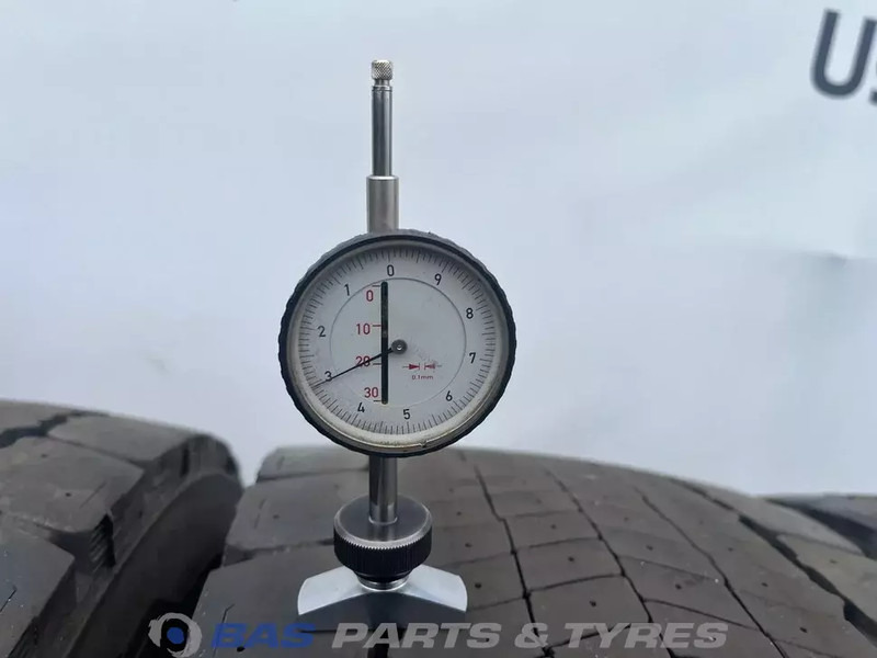 Michelin Remix Michelin Remix 315/70R22.5 X Line Energy D 154/150 M+S 3PMSF gebruikte set - Lastik - Kamyon: fotoğraf 3 Michelin Remix Michelin Remix 315/70R22.5 X Line Energy D 154/150 M+S 3PMSF gebruikte set - Lastik - Kamyon: fotoğraf 3