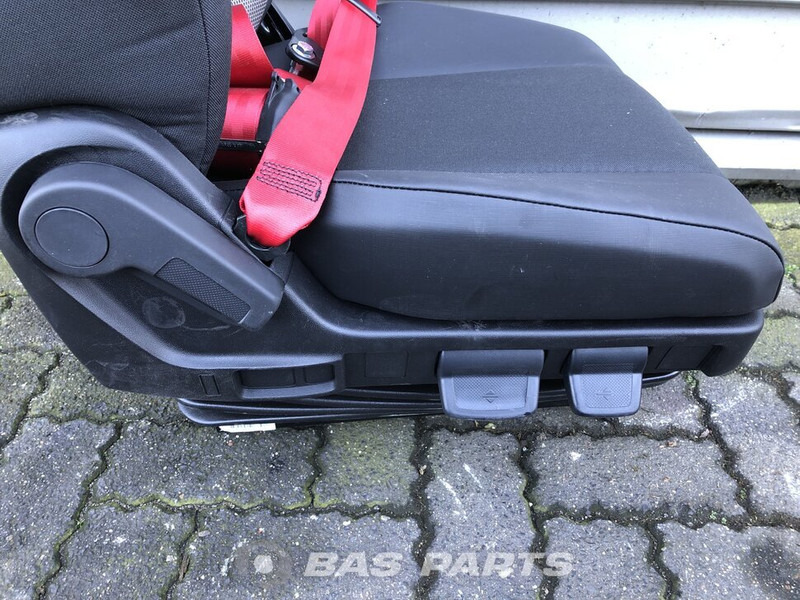 Renault D-Serie Bijrijdersstoel Renault 7482514739 - Koltuk - Kamyon: fotoğraf 5 Renault D-Serie Bijrijdersstoel Renault 7482514739 - Koltuk - Kamyon: fotoğraf 5