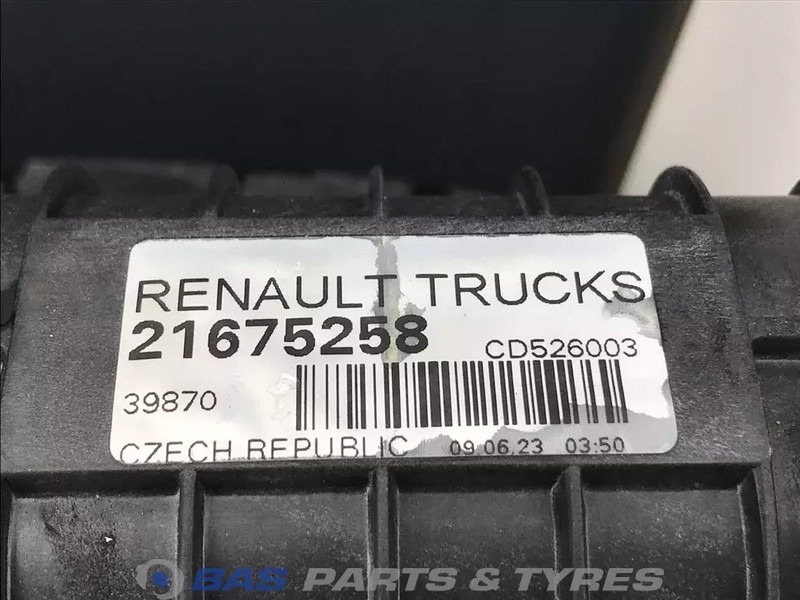 Renault D-Serie - Radyatör - Kamyon: fotoğraf 3 Renault D-Serie - Radyatör - Kamyon: fotoğraf 3