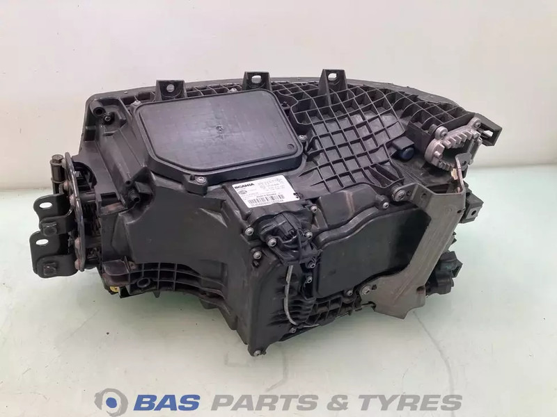 Scania Koplamp Rechts 2674391 - Ön far - Kamyon: fotoğraf 2 Scania Koplamp Rechts 2674391 - Ön far - Kamyon: fotoğraf 2