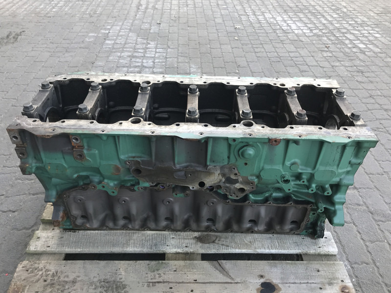 Volvo - Silindirler bloku - Kamyon: fotoğraf 1 Volvo - Silindirler bloku - Kamyon: fotoğraf 1