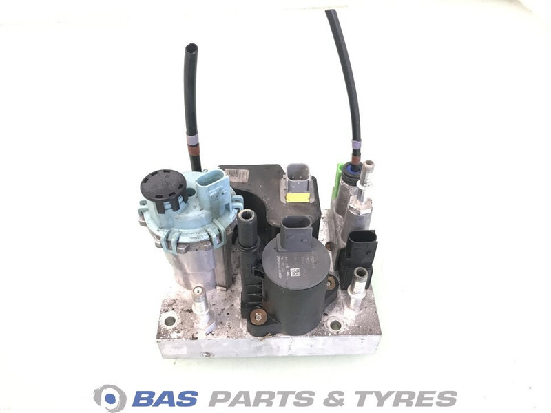 Renault AdBlue pomp Renault 7421679299 - Yedek parça - Kamyon: fotoğraf 1 Renault AdBlue pomp Renault 7421679299 - Yedek parça - Kamyon: fotoğraf 1