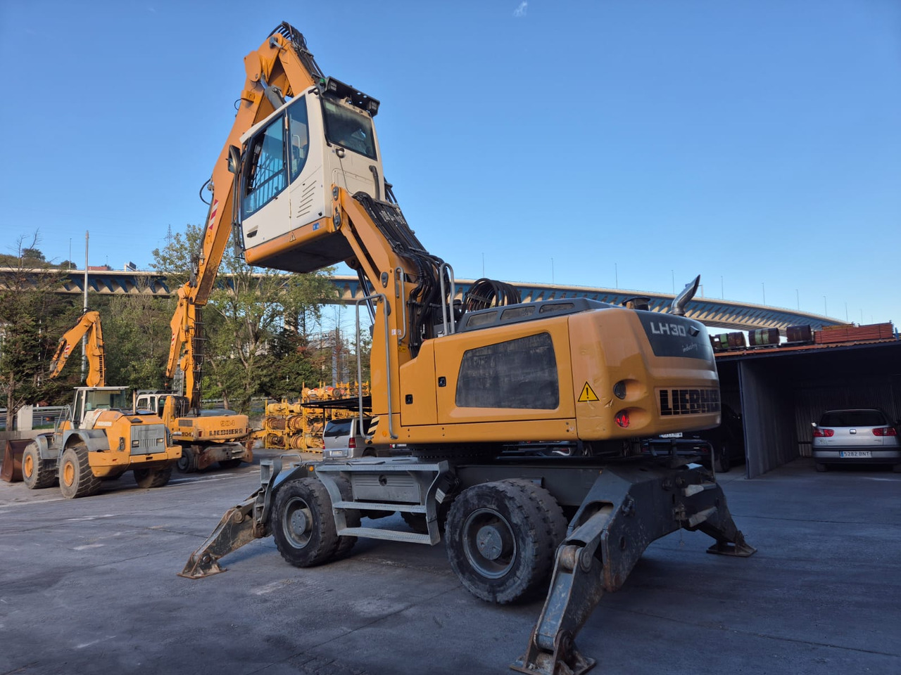 LIEBHERR LH30M - Elleçleme makinesi: fotoğraf 1 LIEBHERR LH30M - Elleçleme makinesi: fotoğraf 1