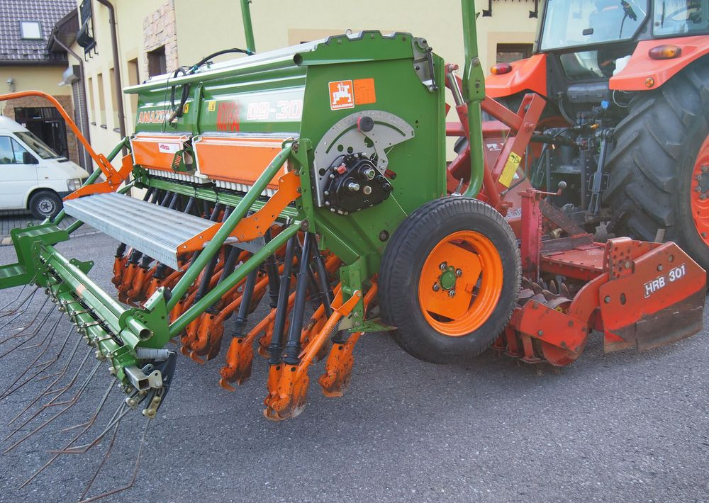 Agregat uprawowo-siewny Amazone HRB 301 I D9-30 2005 Agregat uprawowo siewny KUHN AMAZONE szerokość robocza 3m - Kombine ekim makinesi: fotoğraf 3 Agregat uprawowo-siewny Amazone HRB 301 I D9-30 2005 Agregat uprawowo siewny KUHN AMAZONE szerokość robocza 3m - Kombine ekim makinesi: fotoğraf 3